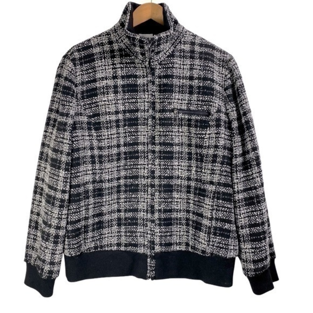 NWT Chico’s Sterling Tweed Kaegan jacket Size 3 
Color Black/White